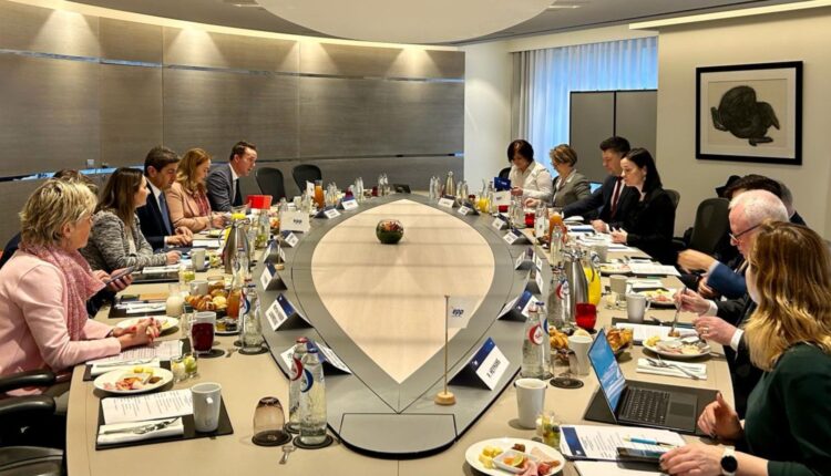 στήριξη των αγροτών