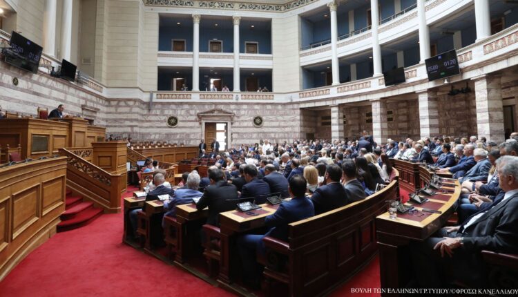 Ψηφίσθηκε το νομοσχέδιο του ΥπΑΑΤ